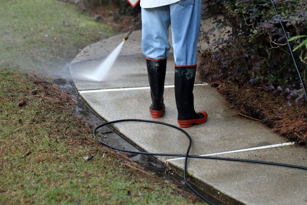 Sidewalk Pressure Cleaning in Hixson